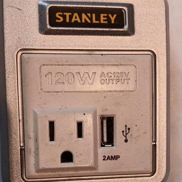 Stanley Power Inverter For Auto/Car - Picture 4 of 4